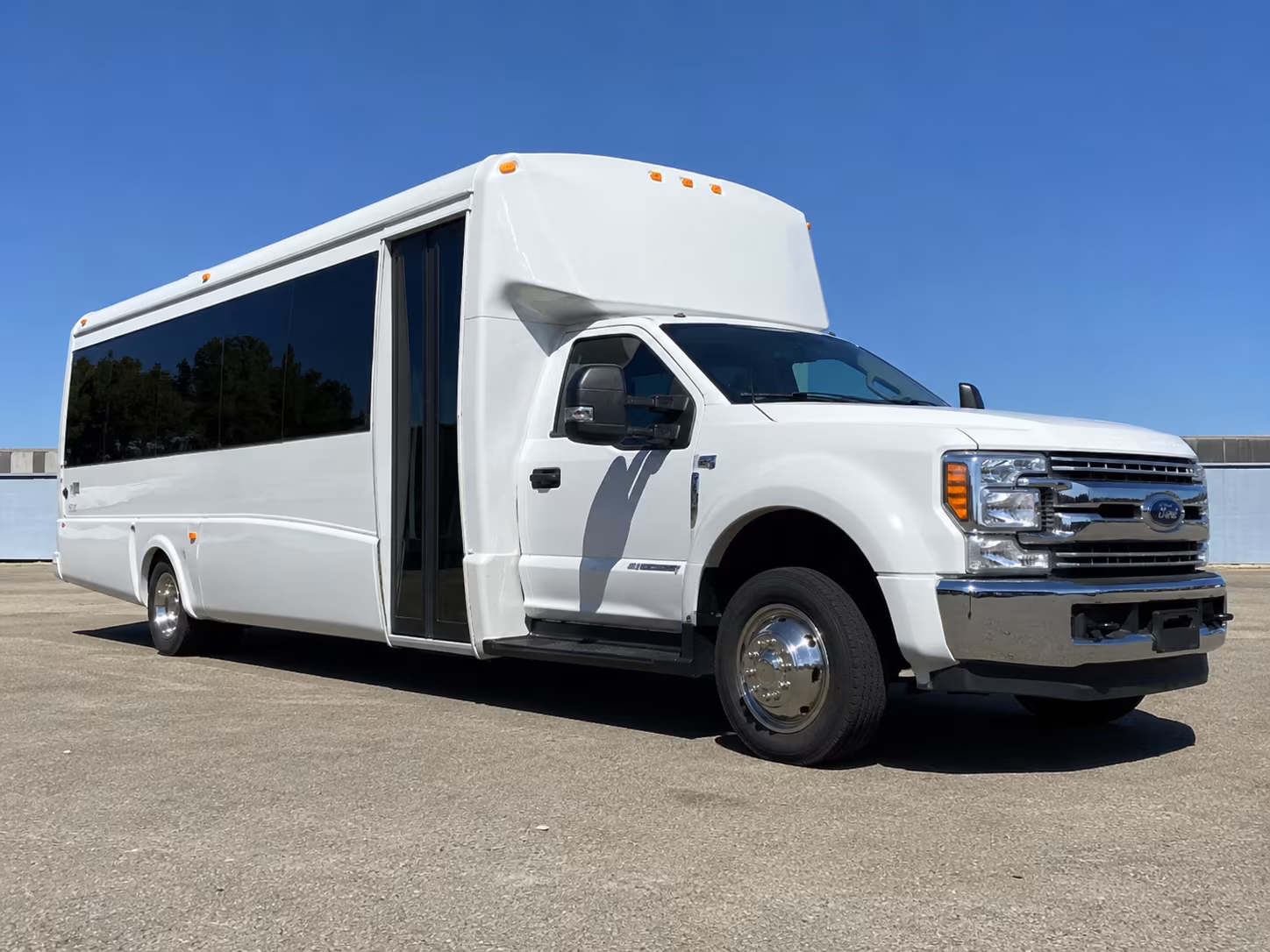 Anaheim Airport Shuttle & Transportation party bus exterior